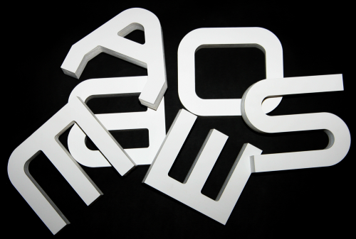 3D PVC Buchstaben Tiefe 19 mm naturbelassen Höhe 451 - 500 mm